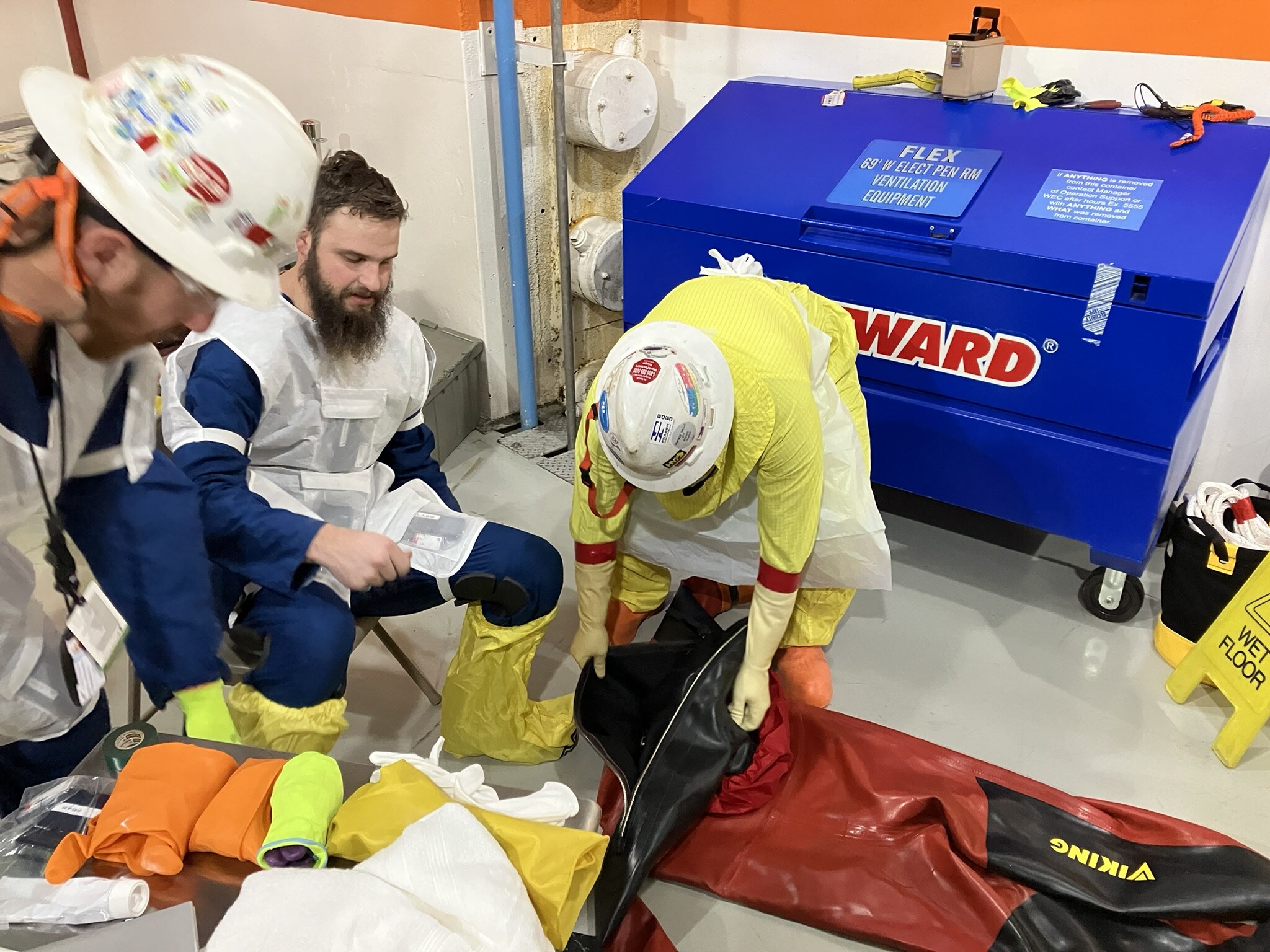 Nuclear diving 101 inspections cleaning (2)